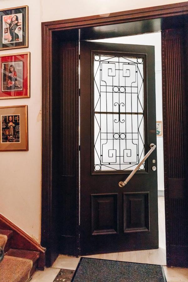 Monastiraki-Psiri, Old Town, 3-Bdr Apt, Sleep 6-10P, Spacious Court Yard Atene Esterno foto