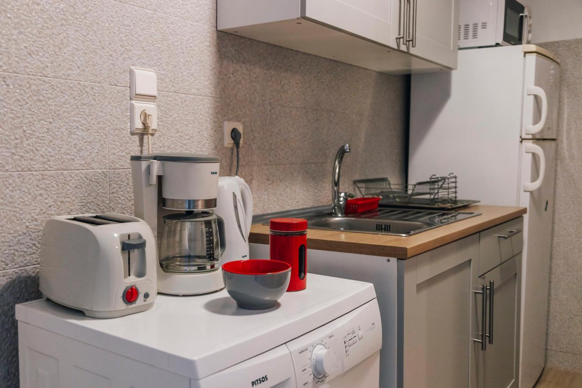 Monastiraki-Psiri, Old Town, 3-Bdr Apt, Sleep 6-10P, Spacious Court Yard Atene Esterno foto